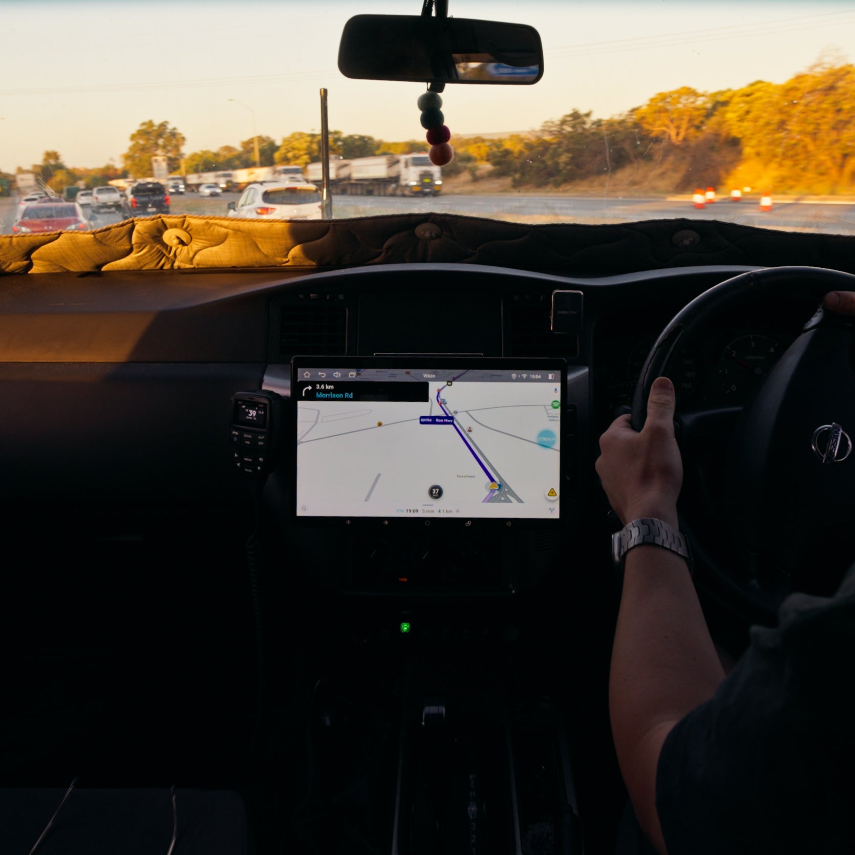 Nexus Pro 13.3 inch rotating display Android head unit with wireless CarPlay - view 7